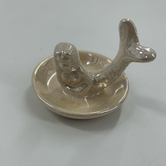 Ceramic ring or trinket dish featuring a mermaid - Picture 2 of 5
